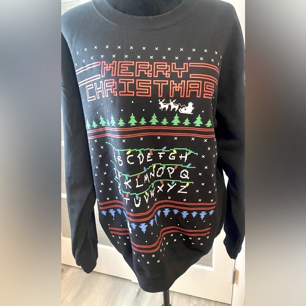 • Stranger Things Xmas pullover • - Picture 2 of 4